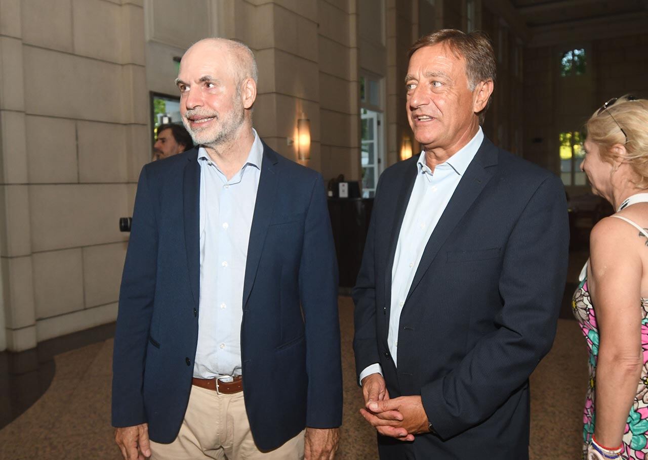 Horacio Rodriguez Larreta junto a Rodolfo Suarez Gobernador de Mendoza, en busca del apoyo de los radicales. 