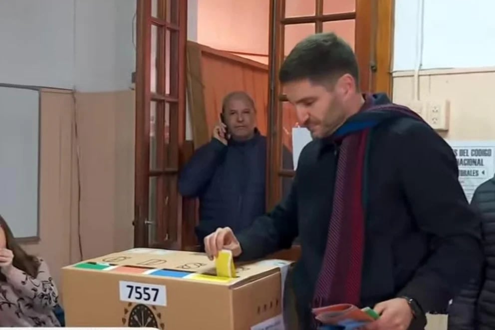 Pullaro votó en Hughes