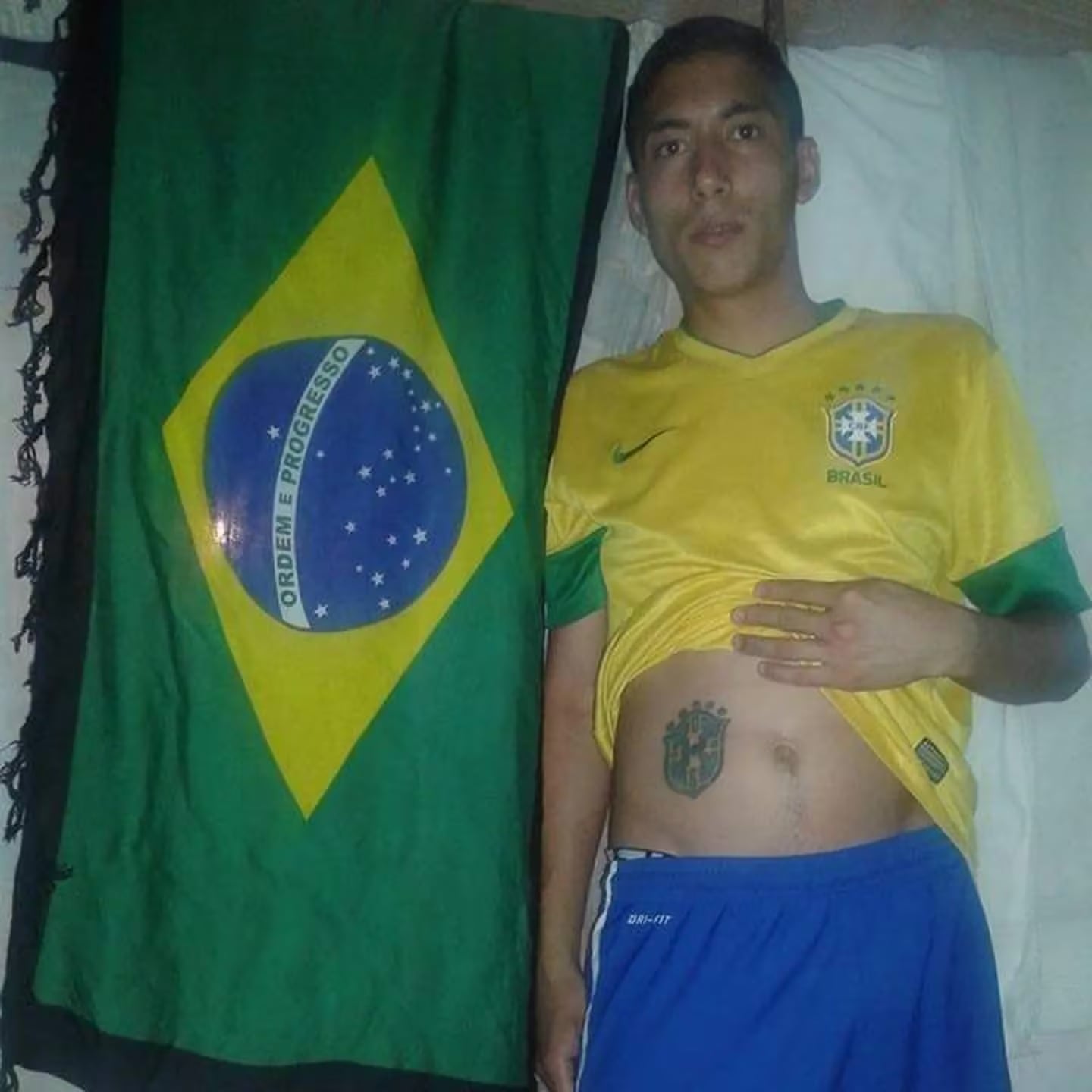 Luciano Milla tiene un tatuaje con el escudo de Brasil.