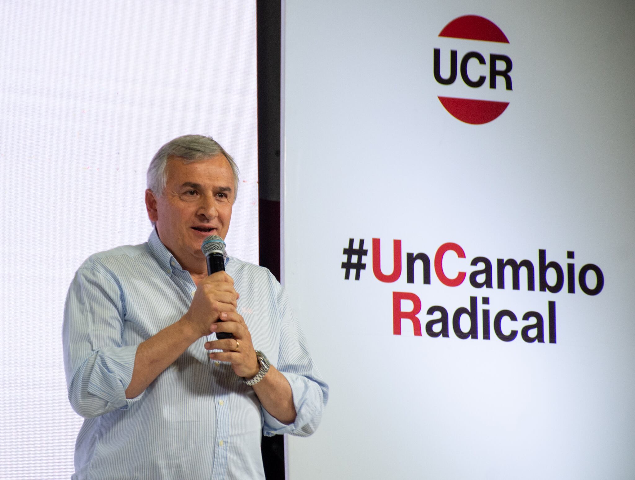 En su visita a Entre Ríos, Gerardo Morales expresó un "especial reconocimiento" al "sacrificio, compromiso y vocación" de la militancia radical local "para sostener un partido fortalecido y en unidad que se prepara para gobernar la provincia y el país".