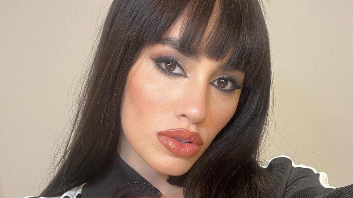 El arriesgado look de Lali Espósito para salir: transparencias, escote y muchas tiras