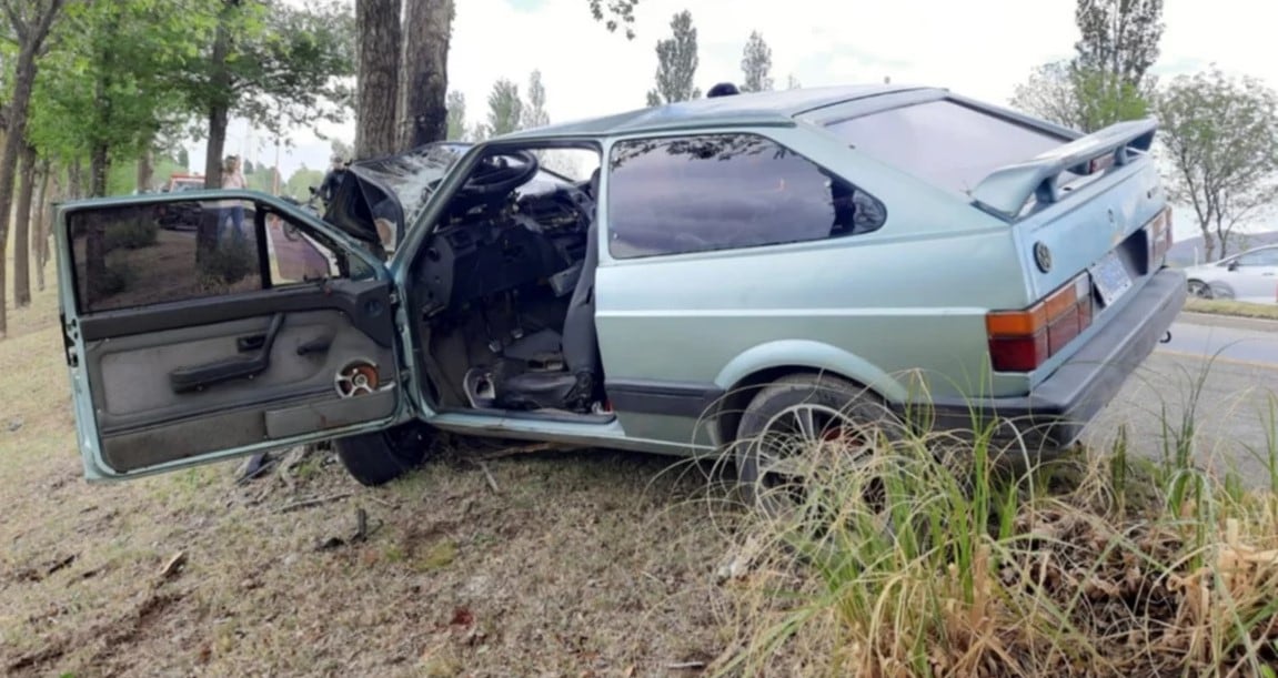 Impactante accidente en el ingreso a Juana Koslay: se salvaron de milagro