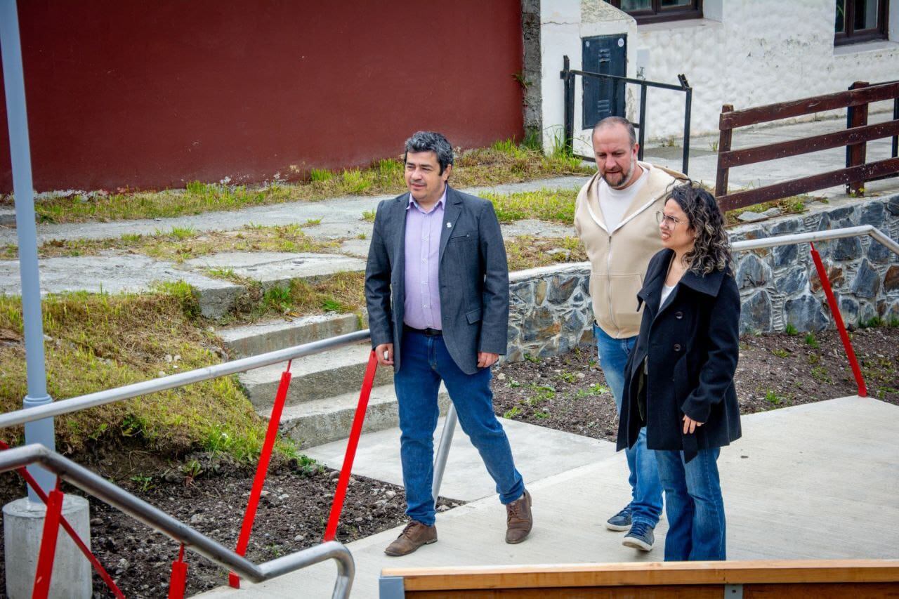 Ushuaia: avanzan los trabajos en las escaleras de la calle Belgrano