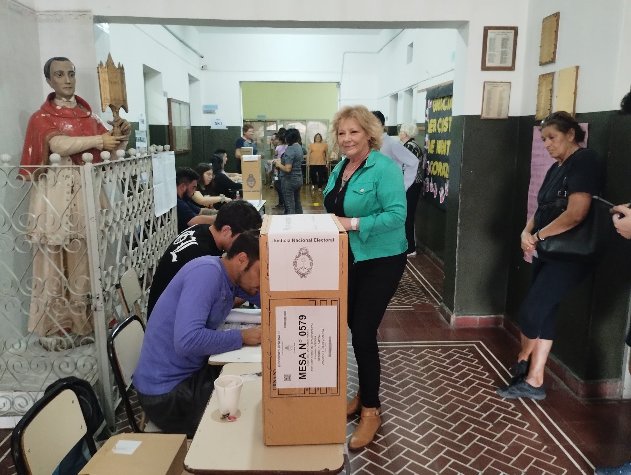 Córdoba. Olivero votó en el distrito capital (Gentileza).