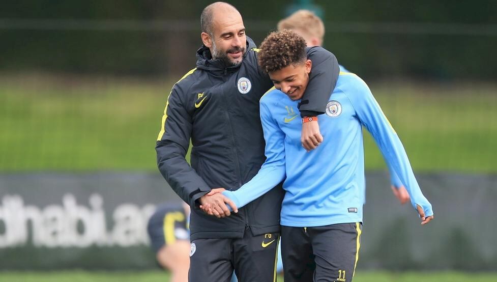 Jadon Sancho, en un entrenamiento con Pep Guardiola en el Manchester City.