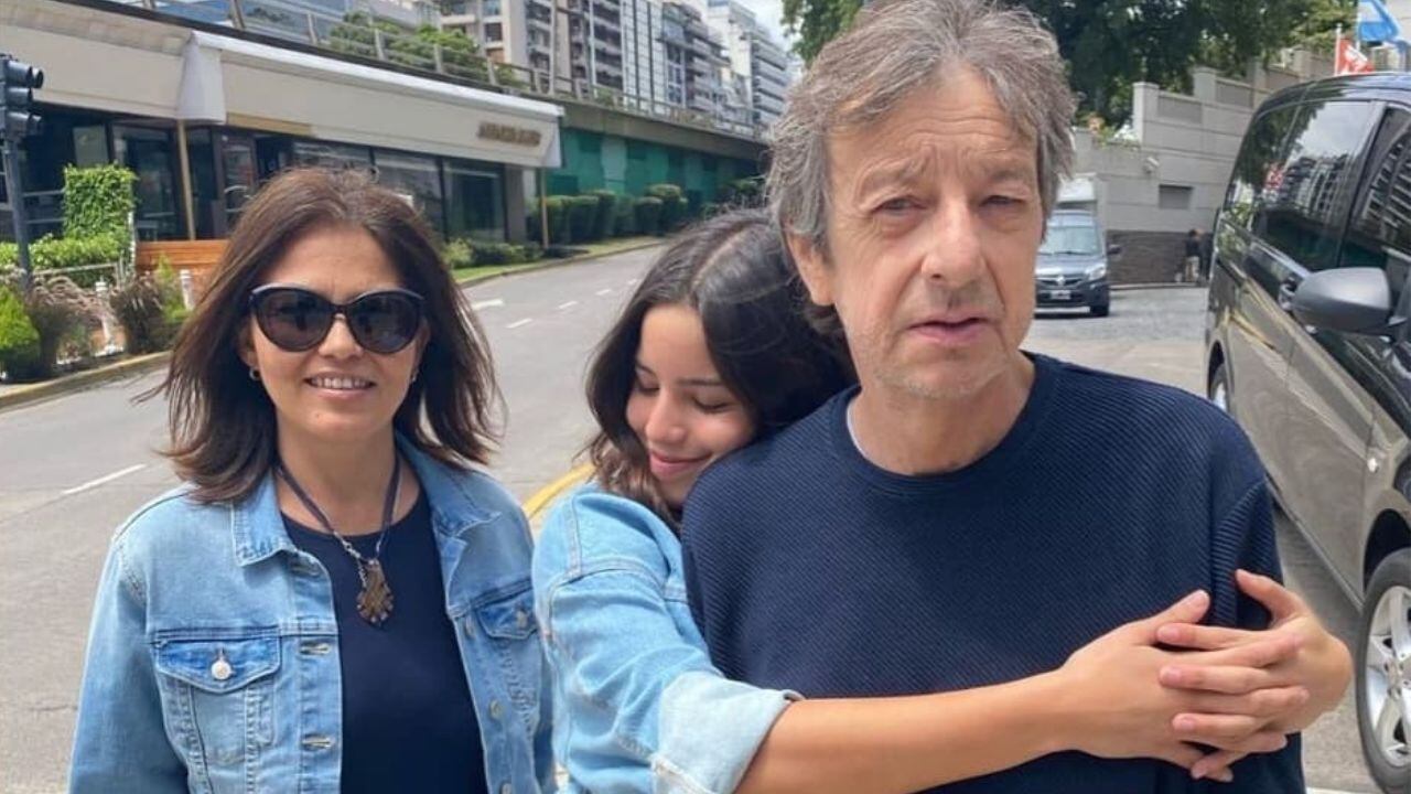 Emilia junto a su padre Pedro y su madre Gabriela.