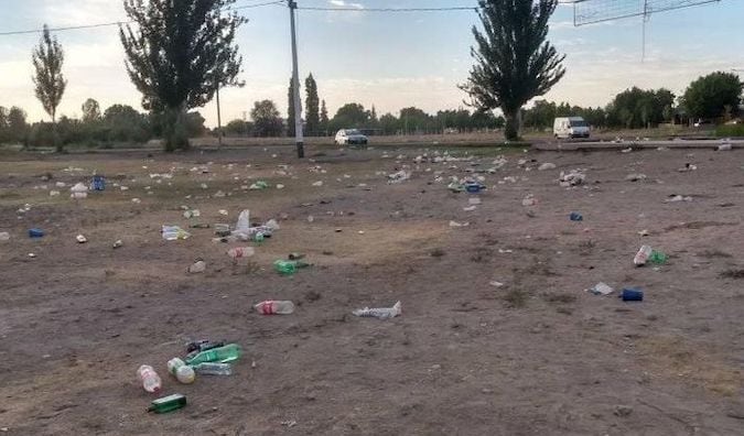 Basura en el laguito de La Consulta