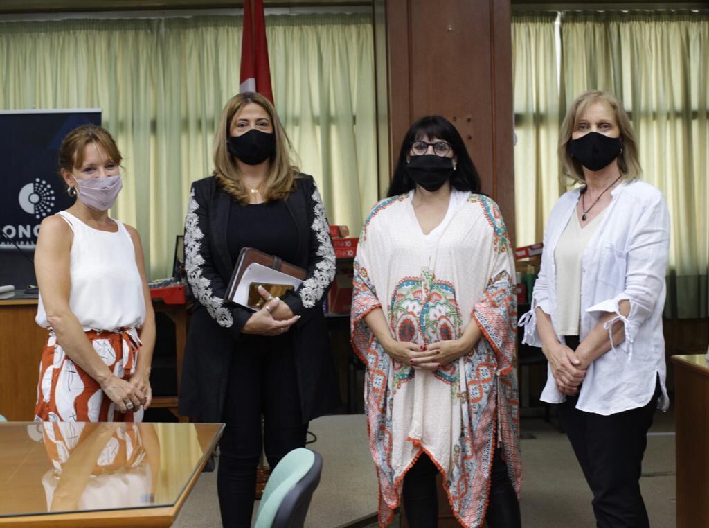 Las concejalas Brenda Vimo, María Alejandra Sagardoy y Marta Pascual con la nueva Jefa de la Unidad Regional V de Policía, Doris del Valle Abdala