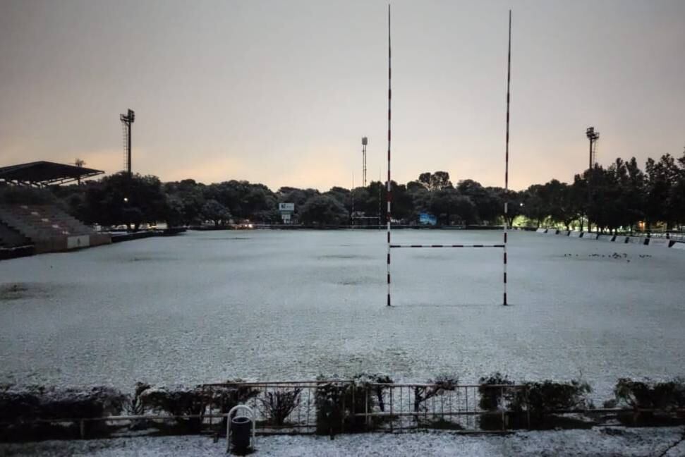 Nieve en la cancha del Jockey Club Córdoba