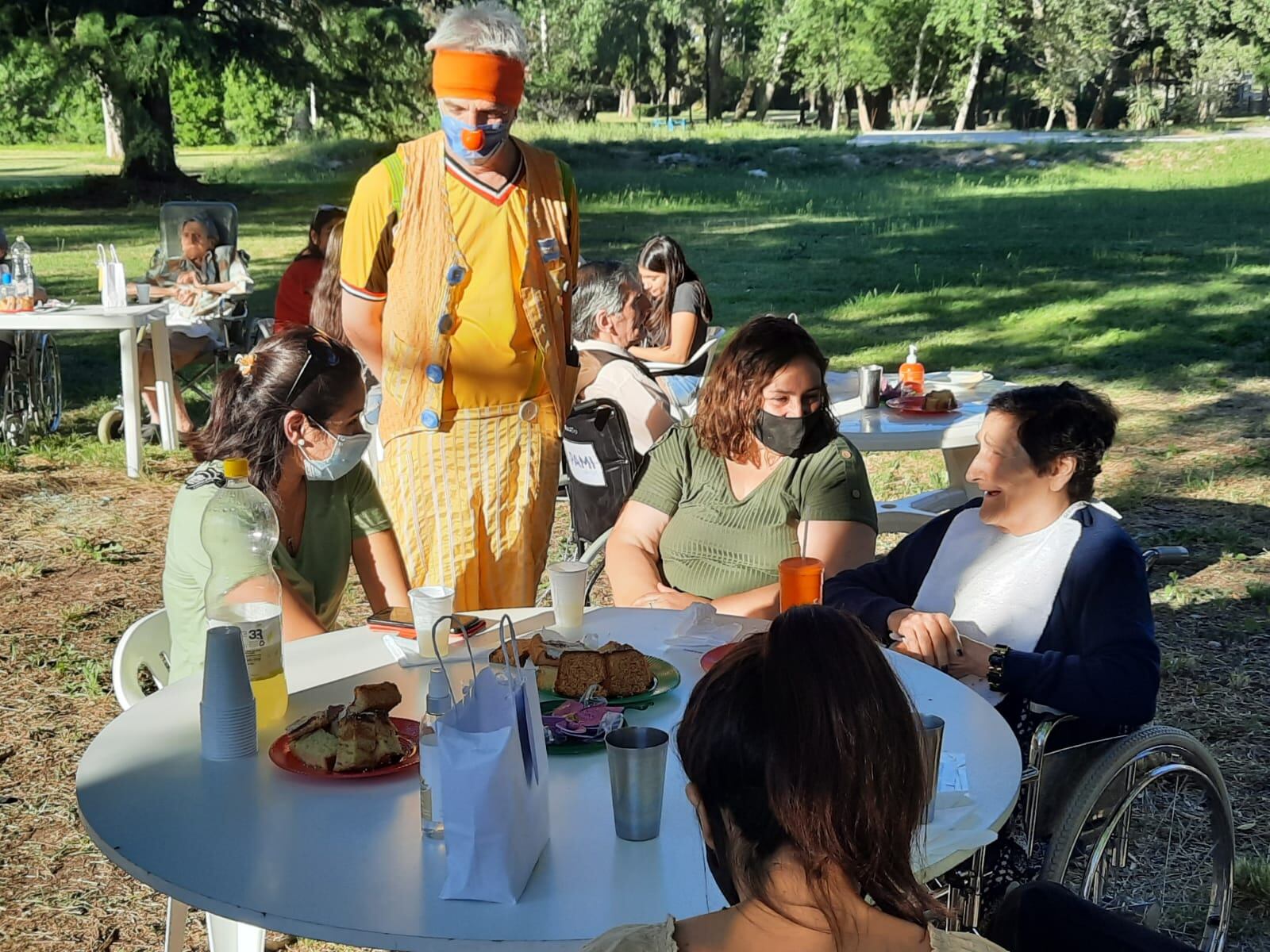 Brindis de fin de año en la residencia del Geriátrico Municipal de Tres Arroyos