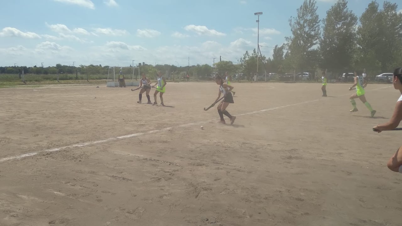 Hockey Femenino Arroyito Centro Vecinal San Miguel