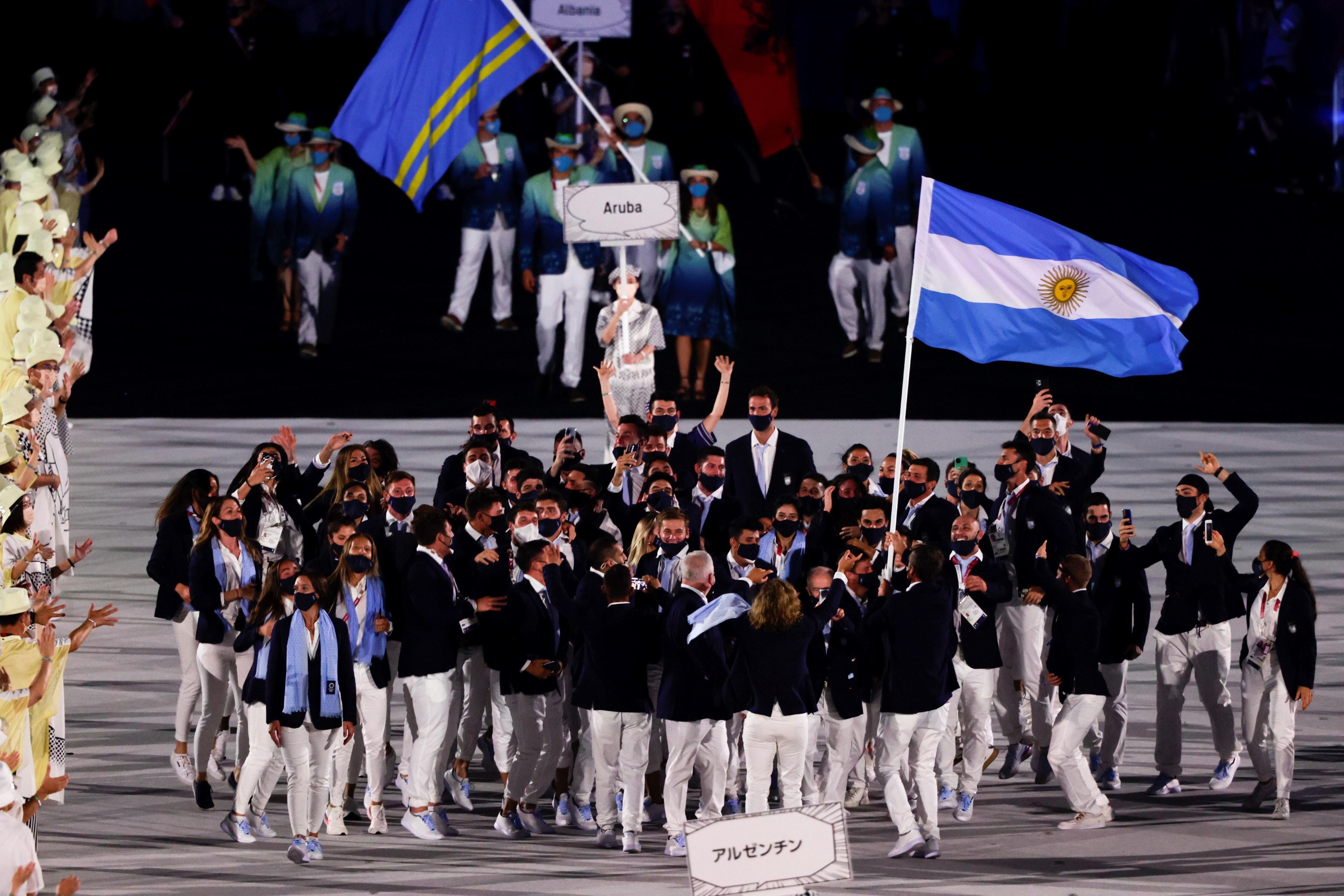 La alegría de la delegación argentina en la ceremonia inaugural de los Juegos Olímpicos Tokio 2020.