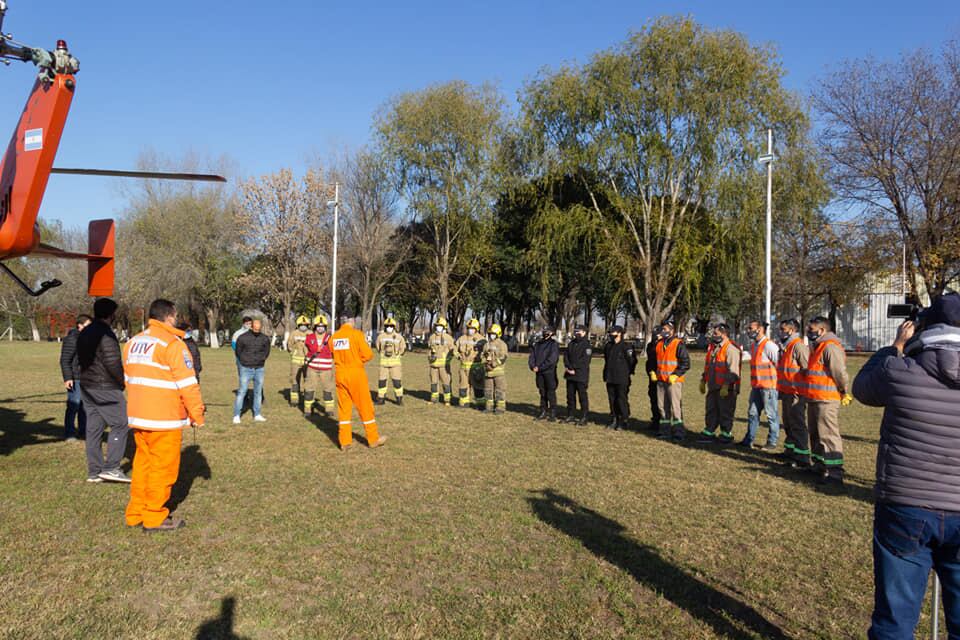  Capacitación sobre el operativo a realizar en caso de que haya una emergencia y sea requerido el helicóptero sanitario(Facebook Comuna de Soldini)