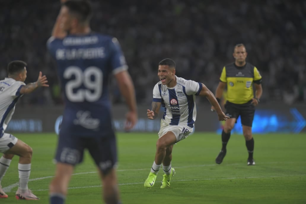 Miguel Navarro estableció el 1-0 de Talleres ante Huracán por la Liga Profesional. (Javier Ferreyra / La Voz)