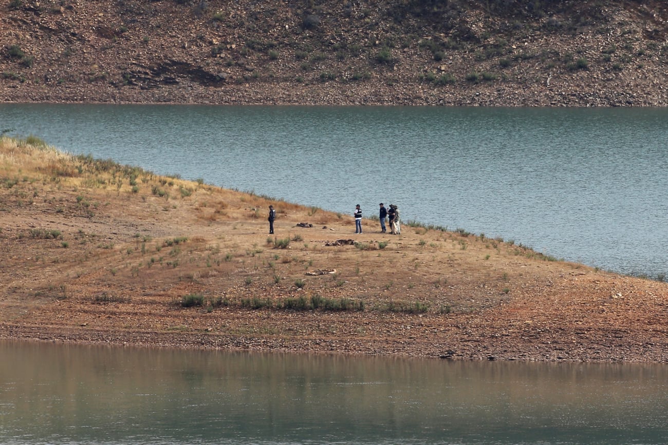 Caso Madeleine McCann. El megaoperativo en el embalse de Arade, situado a 50 kilómetros de Praia da Luz, en Portugal. (AP)