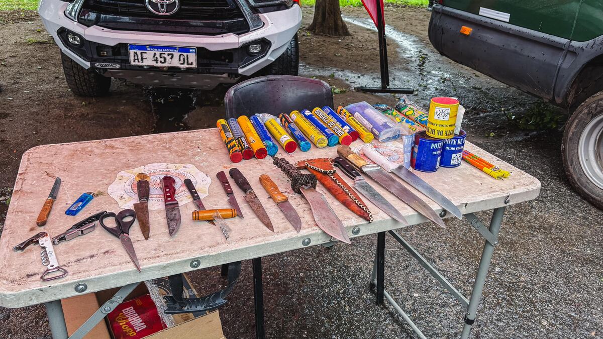 Armas, alcohol y drogas: lo que dejó la previa del partido entre Boca y Vélez en Córdoba