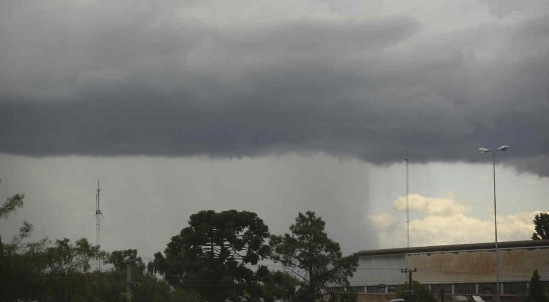 TRADICIÓN. La tormenta de Santa Rosa es un mito que viene desde Perú. (La Voz)