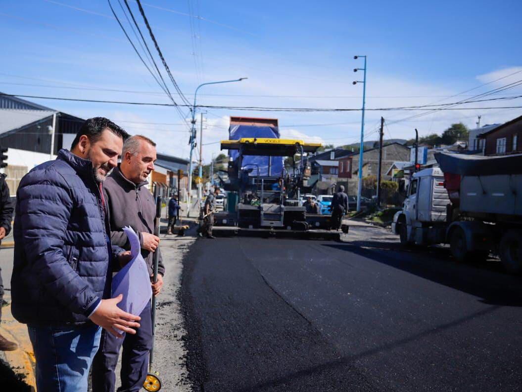 Vuoto recorrió los trabajos de pavimentación de la Avenida Alem