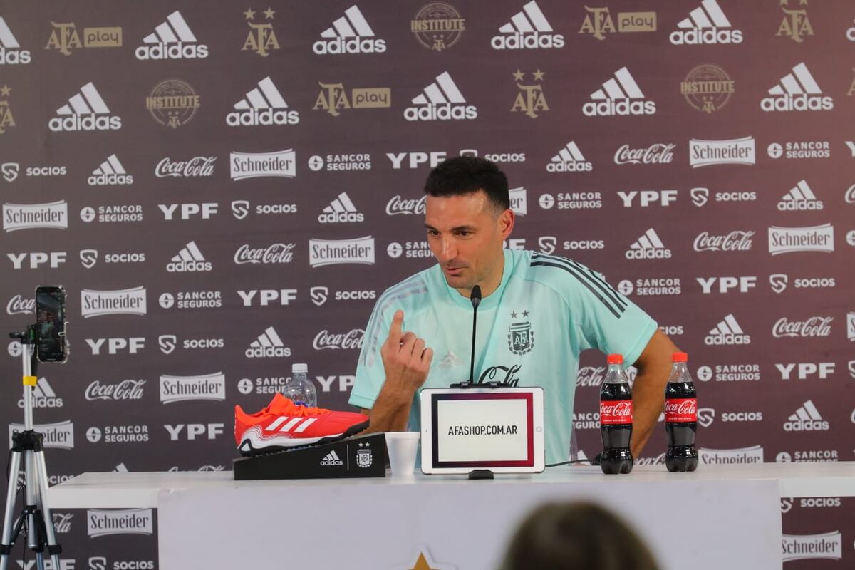 Lionel Scaloni confirmó que Messi está para jugar y reveló el puesto que quiere para Agüero en el Mundial