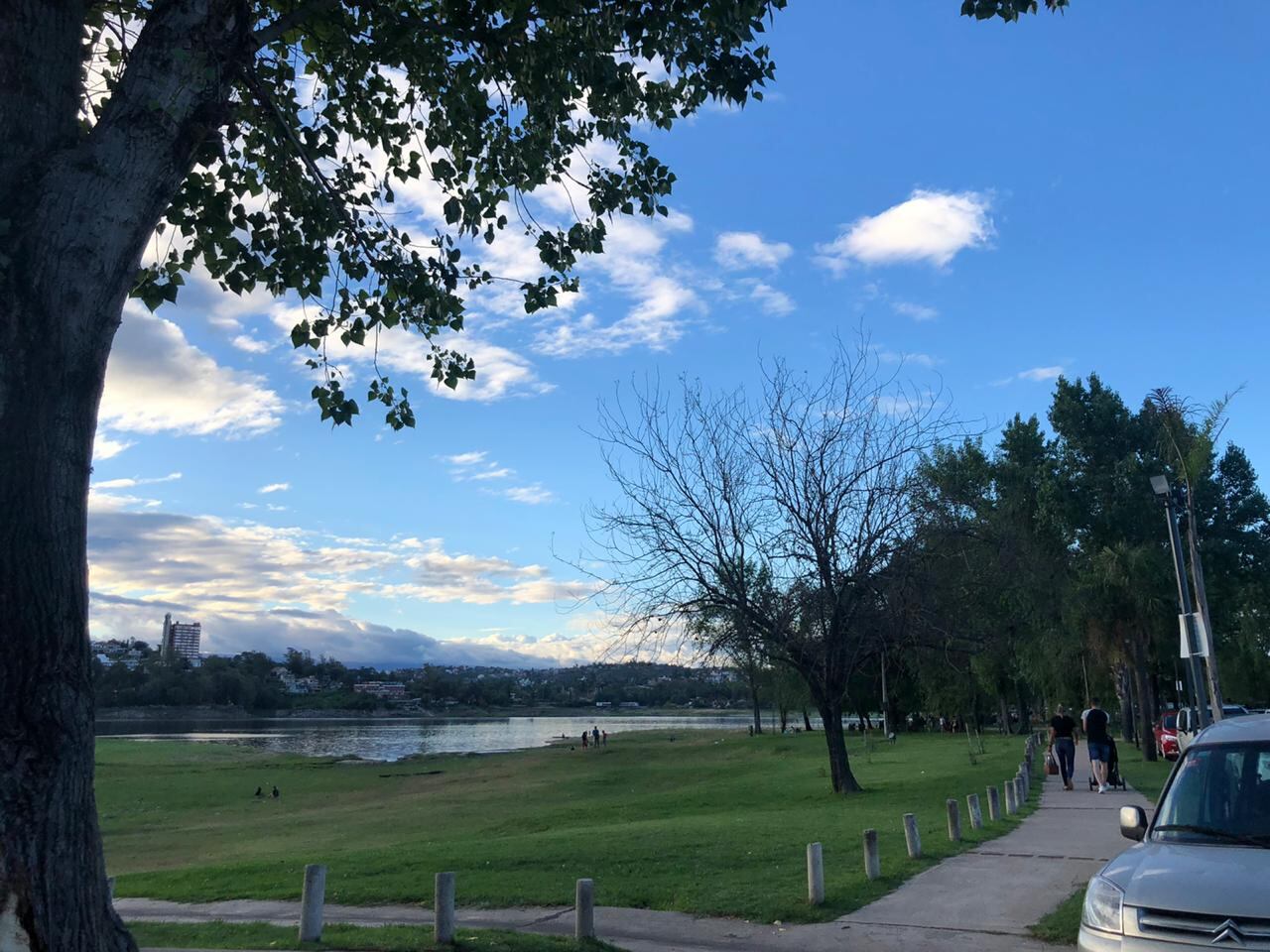 Carlos Paz paisaje nublado.