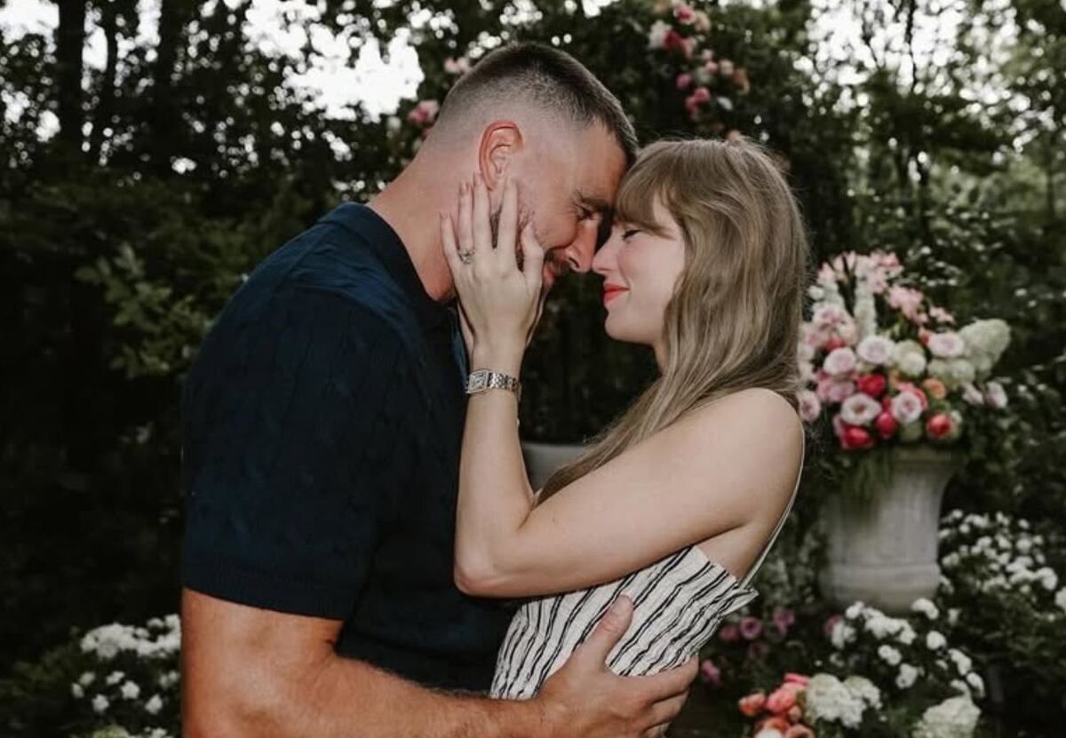 De diamantes y diseñado por Travis Kelce: cuánto cuesta el lujoso anillo de compromiso de Taylor Swift