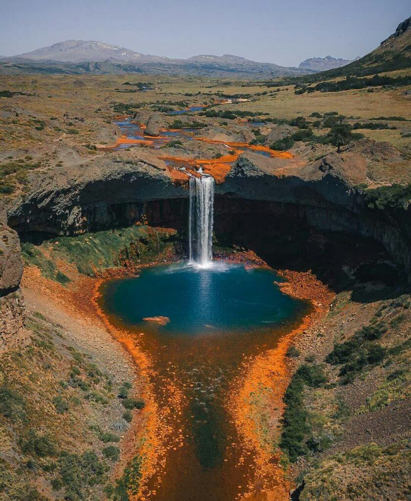 El Salto del Agrio se encuentra a las afueras de Caviahue, Neuquén.