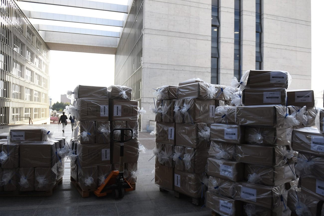 La Justicia Electoral ya está armando las urnas para las elecciones del domingo en la provincia.