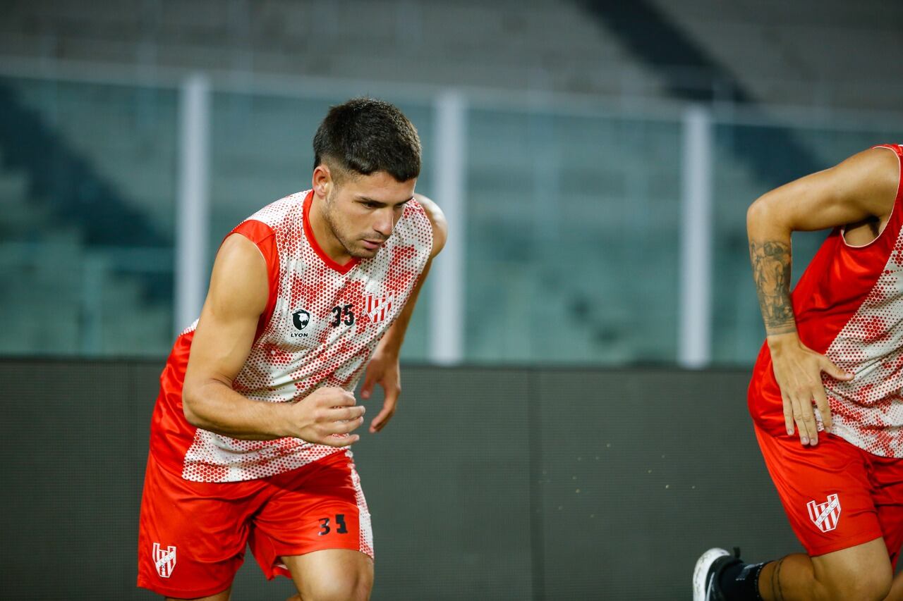 Garrido se entrenó el domingo por la noche con sus nuevos compañeros.