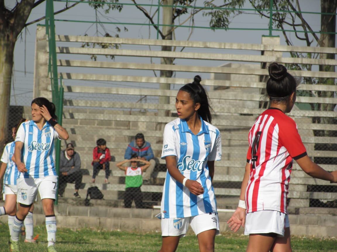 Yaqueline Torossi, jugadora de Atlético Tucumán.