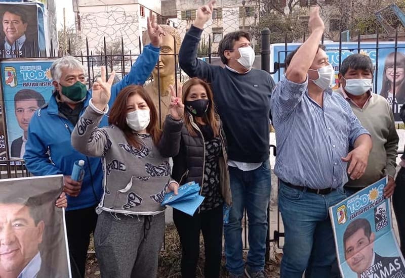 Belizán y Armella acompañaron a los candidatos a concejales por el peronismo en las caminatas finales de la campaña.