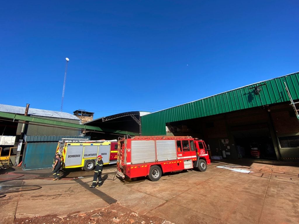 Oberá: se incendió el secadero de una reconocida marca de yerba.