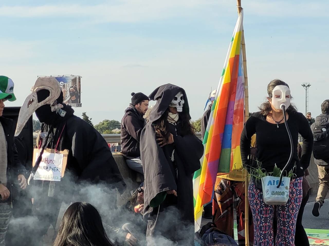 Una de las protestas en el puente Rosario-Victoria para manfiestarse contra los incendios en las islas del Delta del río Paraná.