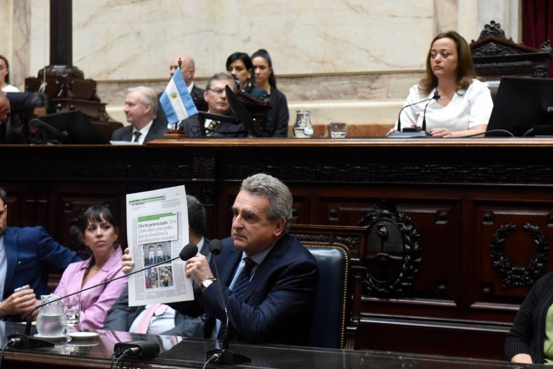 El jefe de Gabinete criticó los "discursos del odio" y apuntó contra los medios de comunicación (Foto: HCDN)