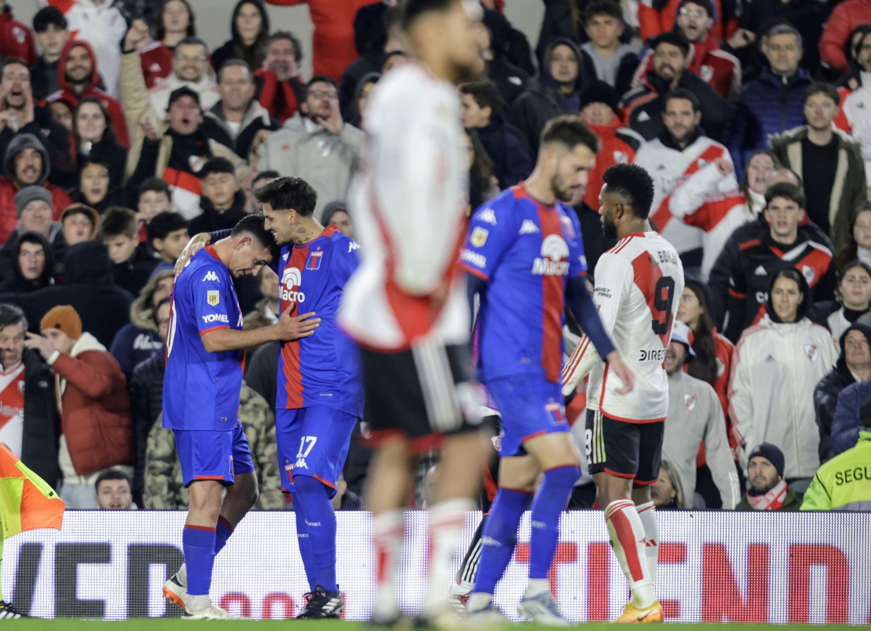 El cordobés y ex-Boca, Gonzalo Maroni, celebra su gol. Fue el empate de Tigre en su visita a River. (Fotobaires)