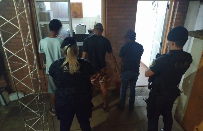 Terminaron detenidos tras robo a punta de cuchillo en Posadas.