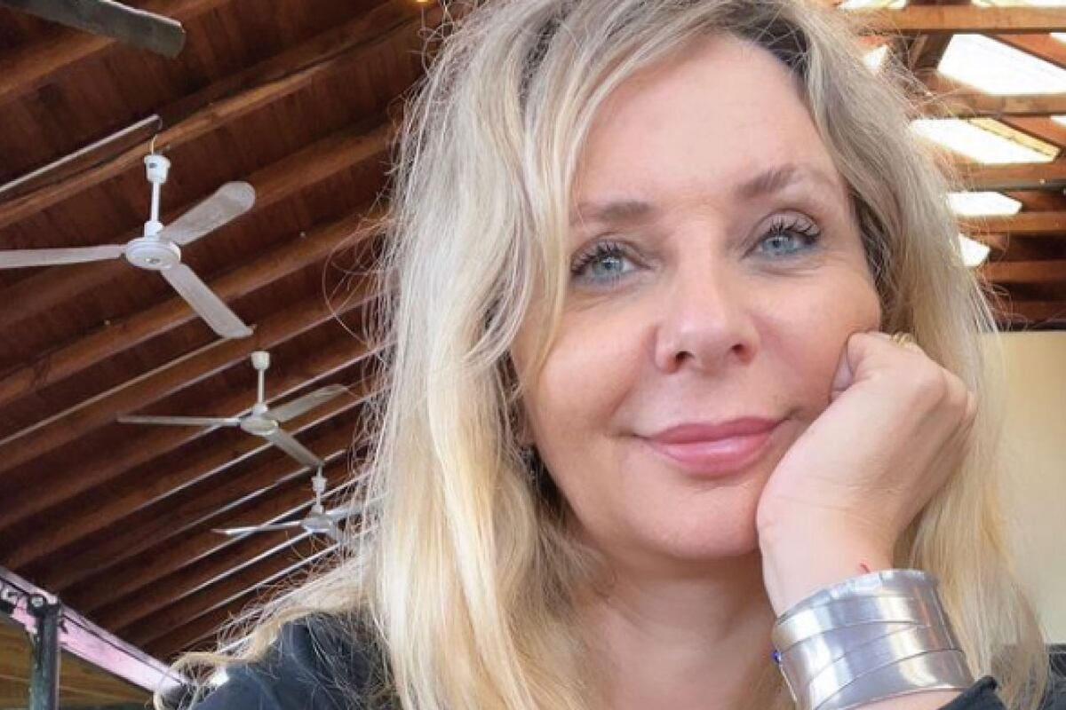 A sus 57 años, Evelyn Von Brocke se animó a un mega escote y dejó ver su ropa interior de encaje