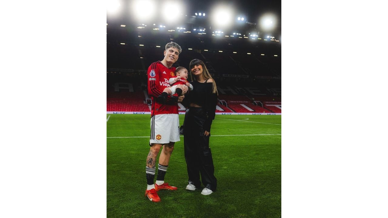 Enzo junto a sus padres en el final de temporada del Manchester United.