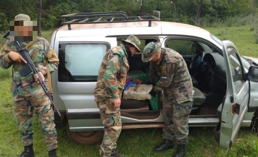 Cerro Corá: abandonan vehículo con más de 300 kilogramos de marihuana.