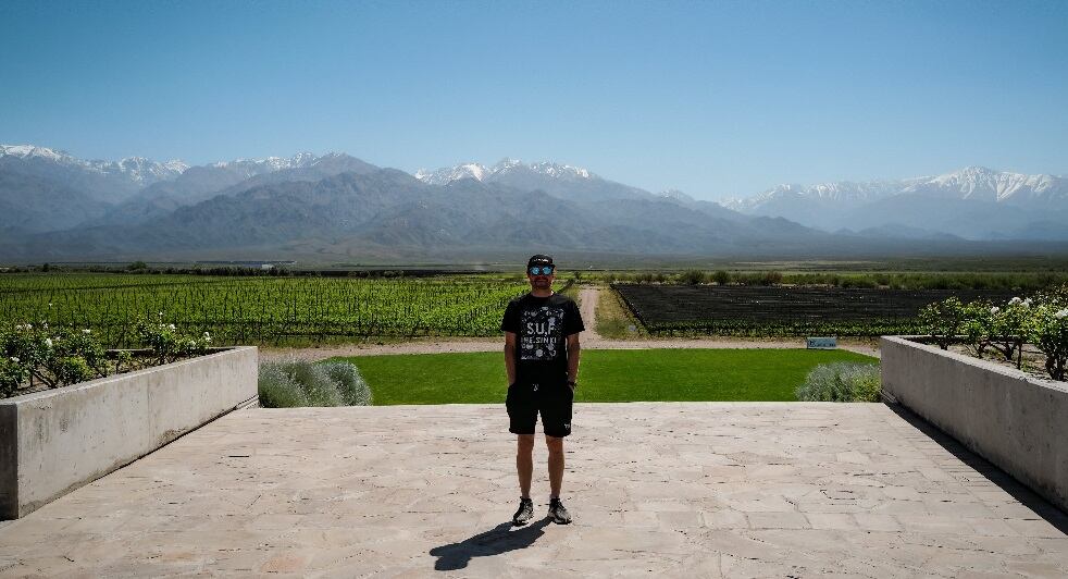 Valtteri Bottas estuvo en Mendoza, visitó bodegas, viñedos y degustó vinos.  