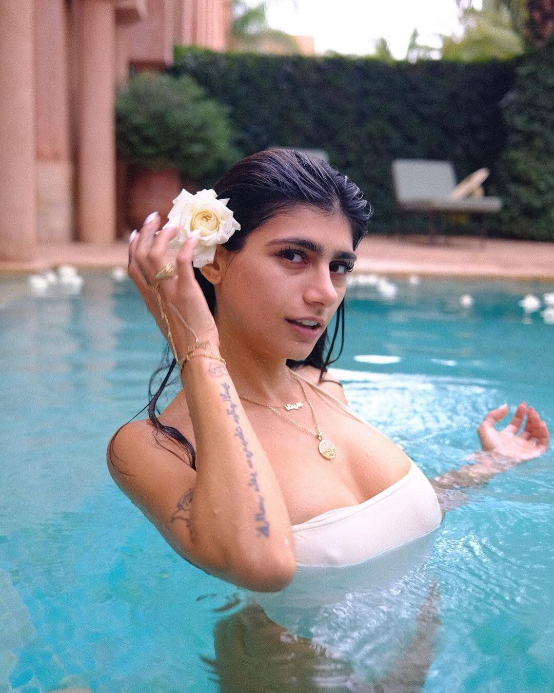 Mia Khalifa sorprendió a sus 27 millones de seguidores en Instagram.