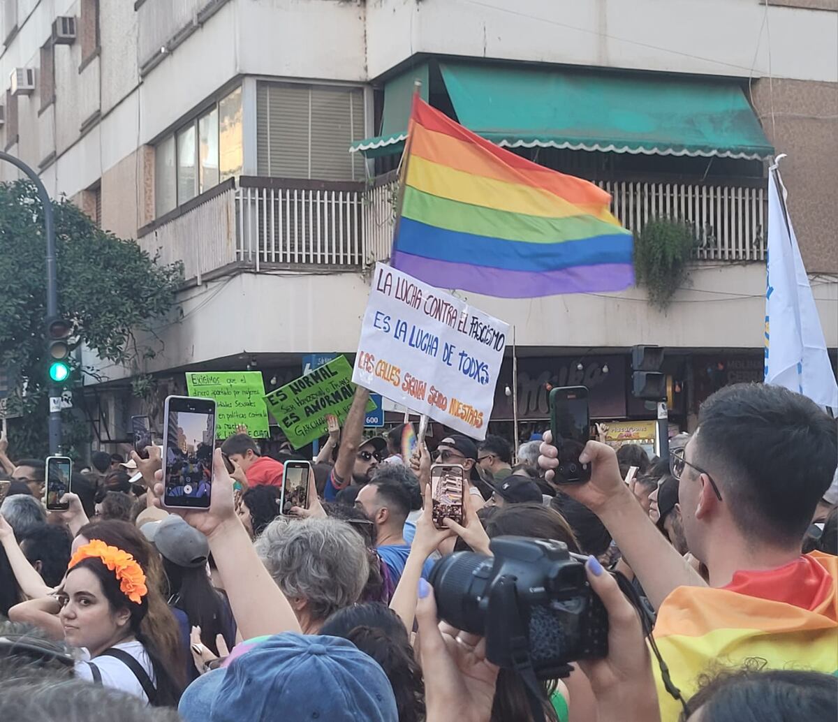 Una multitud acompañó la Marcha en defensa de la diversidad