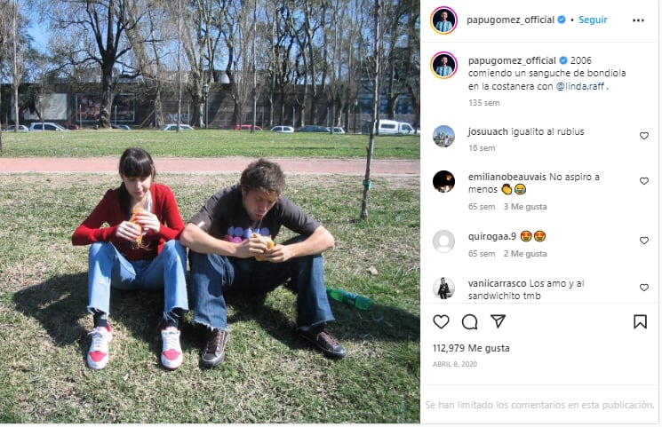 La foto que publicó el Papu Gómez junto a Linda Raff que se hizo viral.