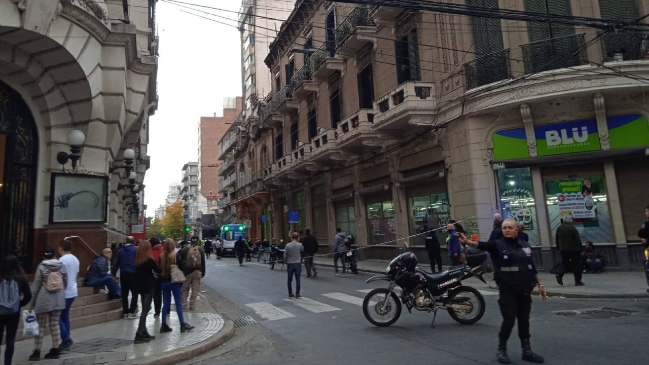 Cayó y murió un obrero de la construcción