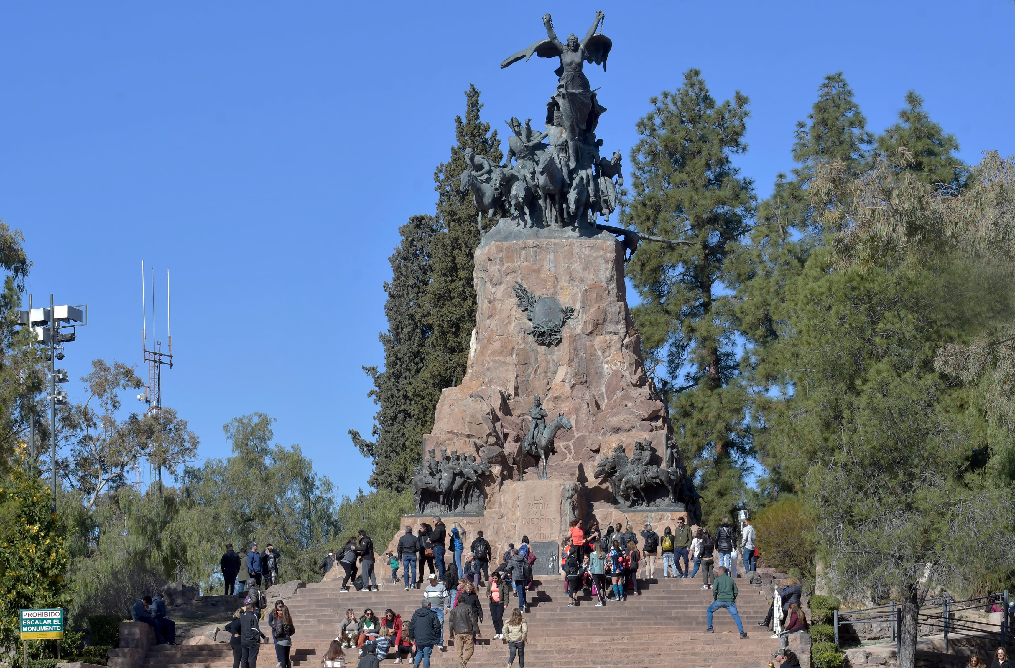 Turismo de Fin de semana largo. Cerro de la Glori.