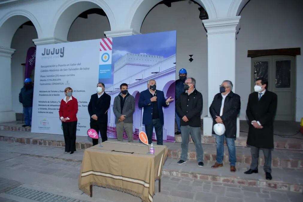 El antiguo Cabildo de Jujuy, que hasta hace no mucho era utilizado como sede de la Central de Policía, forma parte del núcleo de edificaciones convertidas en patrimonio de la ciudad, es vecino a la Catedral de la ciudad y se ubica a una cuadra de la Casa de Gobierno. En 20 meses estará convertido en museo histórico provincial, anunció el gobernador Morales.