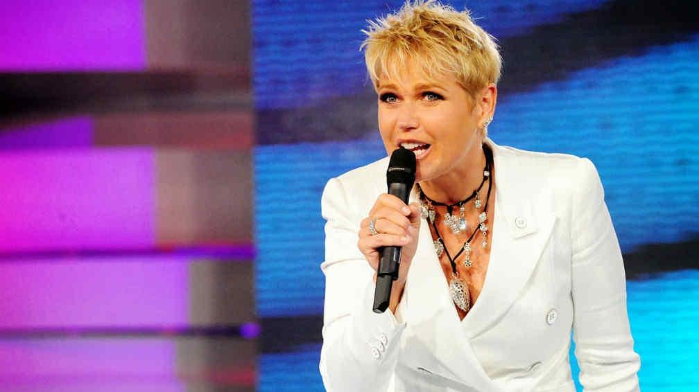 Xuxa es conocida por ser una de las personalidades de televisión más influyentes y queridas en América Latina. 