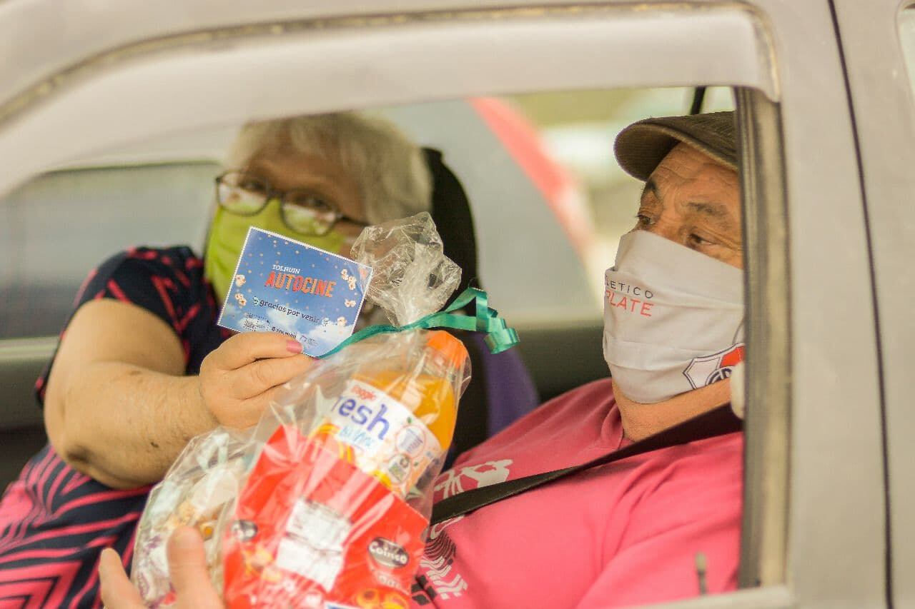 Durante la jornada del sábado se llevó a cabo la función del autocine en la ciudad.