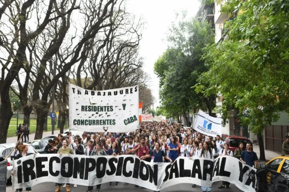 Los gremios le reclaman al Gobierno negociar paritarias sin techo y que vuelva a subir el salario mínimo
