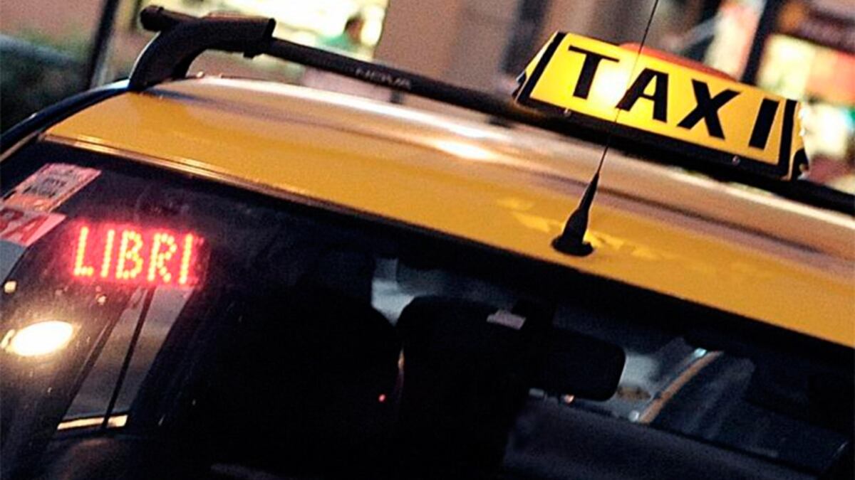 Le robaron las llaves del auto a un taxista en Córdoba y piden ayuda para encontrarlas