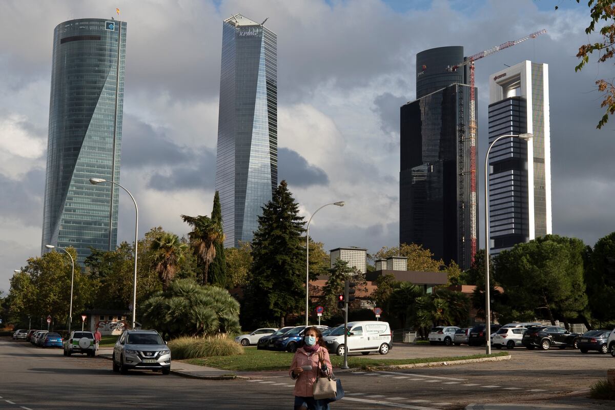 Madrid: el 9 de mayo se levantan el toque de queda y las medidas restrictivas en domicilios y bares